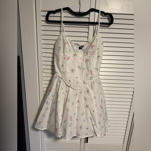 Elegant White Floral Mini Dress